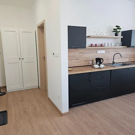 Kvetinka V Centre Ziliny S Kaviarnou Daire Žilina