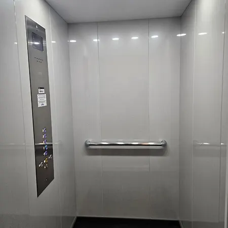 Uplne Novy Kvetinka V Centre Ziliny 아파트 *