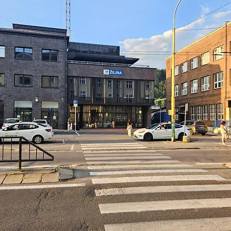Daire Kvetinka V Centre Ziliny S Kaviarnou Žilina